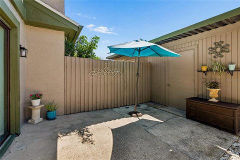 Townhouse in Temple Terrace, Florida 2 bedrooms, 116.13 sq.m. № 2223493 - photo 22