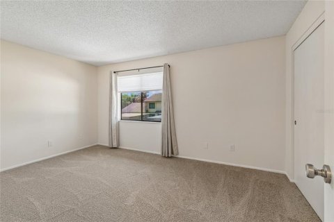 Townhouse in Temple Terrace, Florida 2 bedrooms, 116.13 sq.m. № 2223493 - photo 17