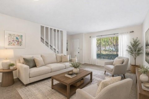 Townhouse in Temple Terrace, Florida 2 bedrooms, 116.13 sq.m. № 2223493 - photo 2