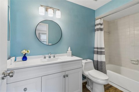 Townhouse in Temple Terrace, Florida 2 bedrooms, 116.13 sq.m. № 2223493 - photo 18