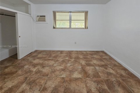 Casa en alquiler en Miami, Florida, 2 dormitorios, 234.39 m2 № 2008547 - foto 11