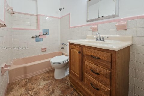 Casa en alquiler en Miami, Florida, 2 dormitorios, 234.39 m2 № 2008547 - foto 13