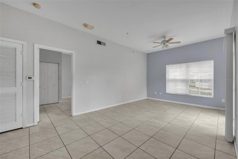 Townhouse in Kissimmee, Florida 4 bedrooms, 136.57 sq.m. № 1536119 - photo 3