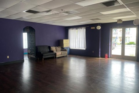 Propiedad comercial en alquiler en Largo, Florida, 150.59 m2 № 1555234 - foto 2