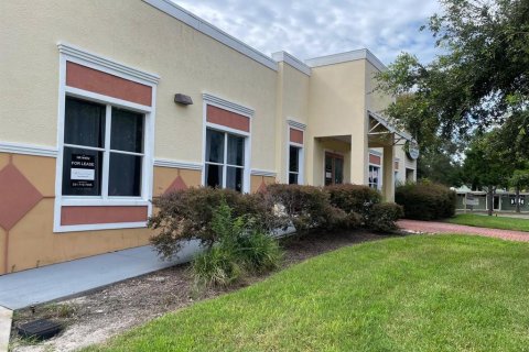 Propiedad comercial en alquiler en Largo, Florida, 150.59 m2 № 1555234 - foto 6