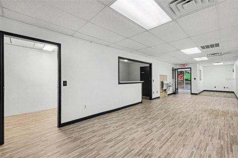 Immobilier commercial à louer à Lecanto, Floride № 2425434 - photo 6