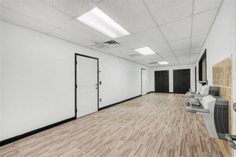 Immobilier commercial à louer à Lecanto, Floride № 2425434 - photo 8