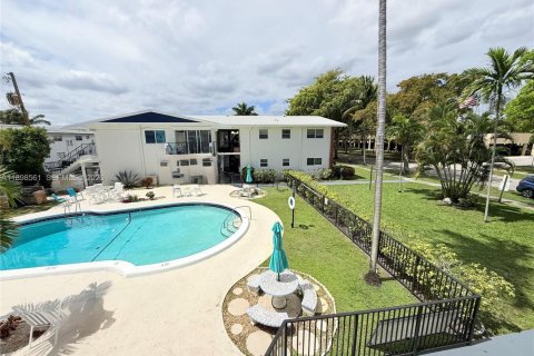 Condo in Hollywood, Florida, 2 bedrooms  № 1950986 - photo 28