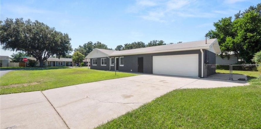 Villa ou maison à Lakeland, Floride 3 chambres, 145.86 m2 № 1591994