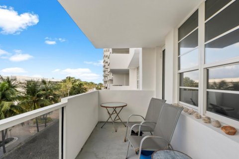 Condo in Miami Beach, Florida, 1 bedroom  № 1974545 - photo 6