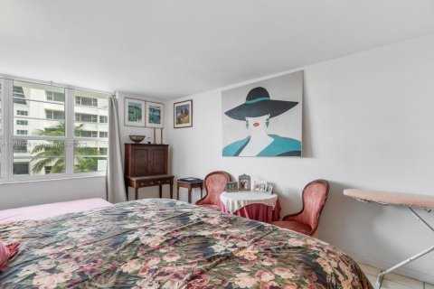 Condo in Miami Beach, Florida, 1 bedroom  № 1974545 - photo 19