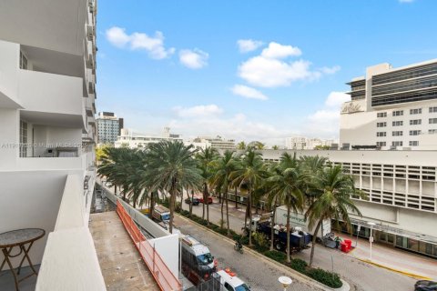 Condo in Miami Beach, Florida, 1 bedroom  № 1974545 - photo 5