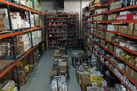 Immobilier commercial à vendre à Hialeah, Floride № 1979297 - photo 26