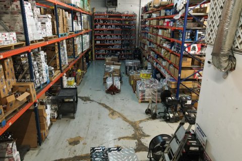 Immobilier commercial à vendre à Hialeah, Floride № 1979297 - photo 18