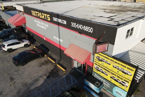 Immobilier commercial à vendre à Hialeah, Floride № 1979297 - photo 2