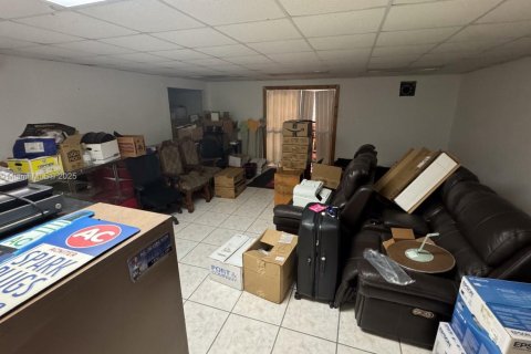 Immobilier commercial à vendre à Hialeah, Floride № 1979297 - photo 5