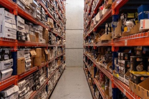 Immobilier commercial à vendre à Hialeah, Floride № 1979297 - photo 15