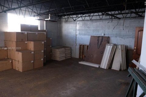Immobilier commercial à vendre à Hialeah, Floride № 1979297 - photo 12