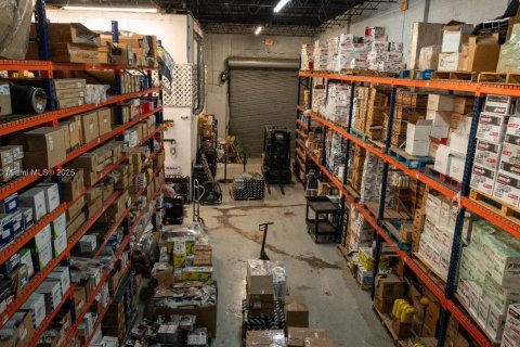 Immobilier commercial à vendre à Hialeah, Floride № 1979297 - photo 22