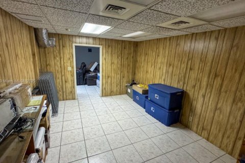 Immobilier commercial à vendre à Hialeah, Floride № 1979297 - photo 25