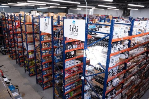 Immobilier commercial à vendre à Hialeah, Floride № 1979297 - photo 13