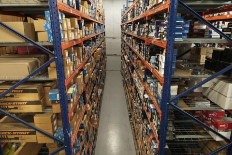 Immobilier commercial à vendre à Hialeah, Floride № 1979297 - photo 28