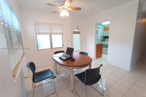 Condo in Lighthouse Point, Florida, 1 bedroom  № 1704948 - photo 11