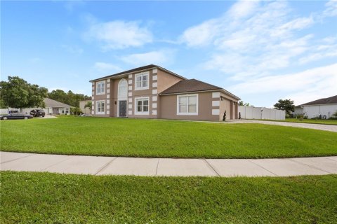 Villa ou maison à vendre à Kissimmee, Floride: 4 chambres, 224.73 m2 № 2411503 - photo 3