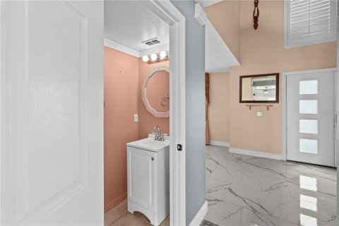 Villa ou maison à vendre à Kissimmee, Floride: 4 chambres, 224.73 m2 № 2411503 - photo 29