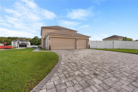 Villa ou maison à vendre à Kissimmee, Floride: 4 chambres, 224.73 m2 № 2411503 - photo 5