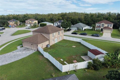 Villa ou maison à vendre à Kissimmee, Floride: 4 chambres, 224.73 m2 № 2411503 - photo 12