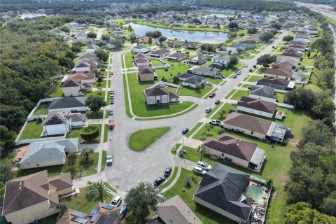 Villa ou maison à vendre à Kissimmee, Floride: 4 chambres, 224.73 m2 № 2411503 - photo 13
