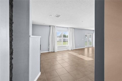Villa ou maison à vendre à Kissimmee, Floride: 4 chambres, 224.73 m2 № 2411503 - photo 23
