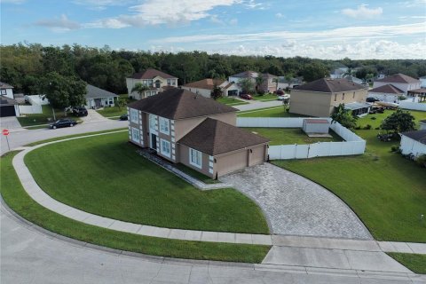 Villa ou maison à vendre à Kissimmee, Floride: 4 chambres, 224.73 m2 № 2411503 - photo 11