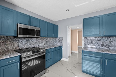 Villa ou maison à vendre à Kissimmee, Floride: 4 chambres, 224.73 m2 № 2411503 - photo 30