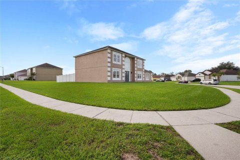 Villa ou maison à vendre à Kissimmee, Floride: 4 chambres, 224.73 m2 № 2411503 - photo 2