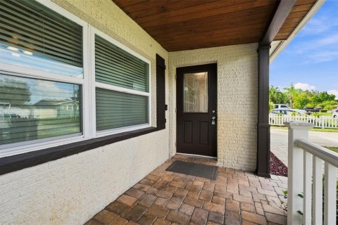 House in Seminole, Florida 3 bedrooms, 158.03 sq.m. № 2348373 - photo 2