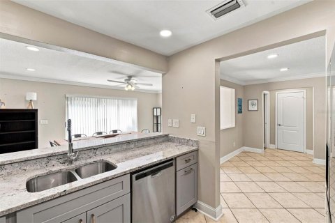 House in Seminole, Florida 3 bedrooms, 158.03 sq.m. № 2348373 - photo 6
