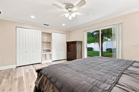House in Seminole, Florida 3 bedrooms, 158.03 sq.m. № 2348373 - photo 15