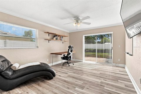 House in Seminole, Florida 3 bedrooms, 158.03 sq.m. № 2348373 - photo 19