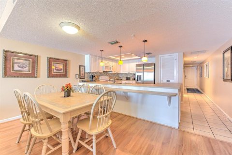 Condominio en venta en North Redington Beach, Florida, 1 dormitorio, 83.15 m2 № 2399184 - foto 19