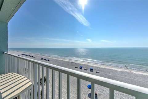 Condominio en venta en North Redington Beach, Florida, 1 dormitorio, 83.15 m2 № 2399184 - foto 7