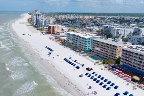Condominio en venta en North Redington Beach, Florida, 1 dormitorio, 83.15 m2 № 2399184 - foto 30