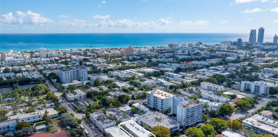 Кондоминиум с 2 спальнями в Майами-Бич, Флорида № 1997945