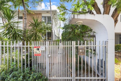 Copropriété à vendre à Miami Beach, Floride: 2 chambres, 85.93 m2 № 1997945 - photo 14