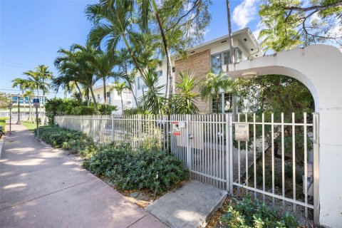 Copropriété à vendre à Miami Beach, Floride: 2 chambres, 85.93 m2 № 1997945 - photo 15