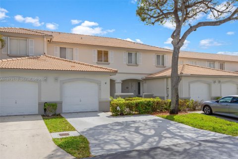 Touwnhouse à vendre à Miami, Floride: 3 chambres, 152.73 m2 № 2045996 - photo 2