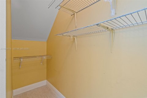 Touwnhouse à vendre à Miami, Floride: 3 chambres, 152.73 m2 № 2045996 - photo 20