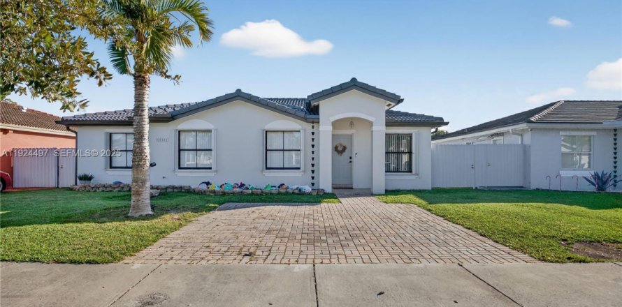 Casa en Homestead, Florida 4 dormitorios, 160.72 m2 № 1982777