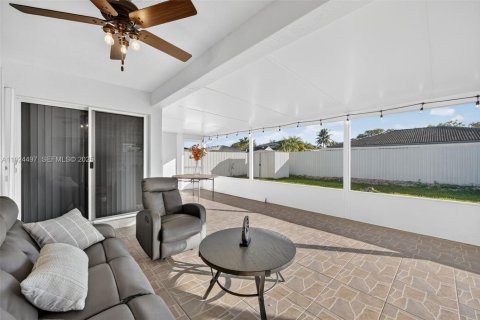 Casa en alquiler en Homestead, Florida, 4 dormitorios, 160.72 m2 № 1982777 - foto 27